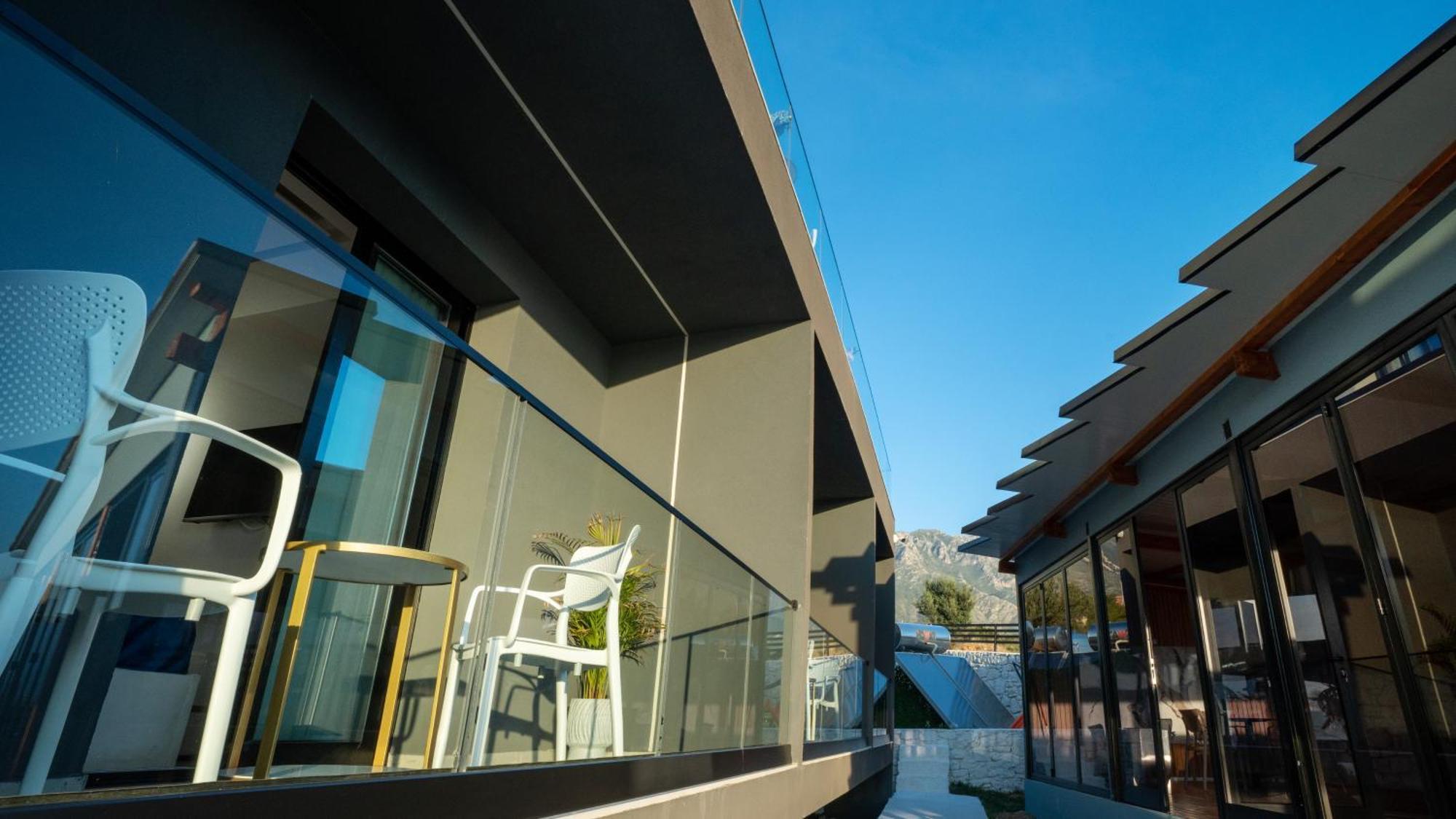 Sea Queen Luxury Hotel Radhimë Exteriér fotografie