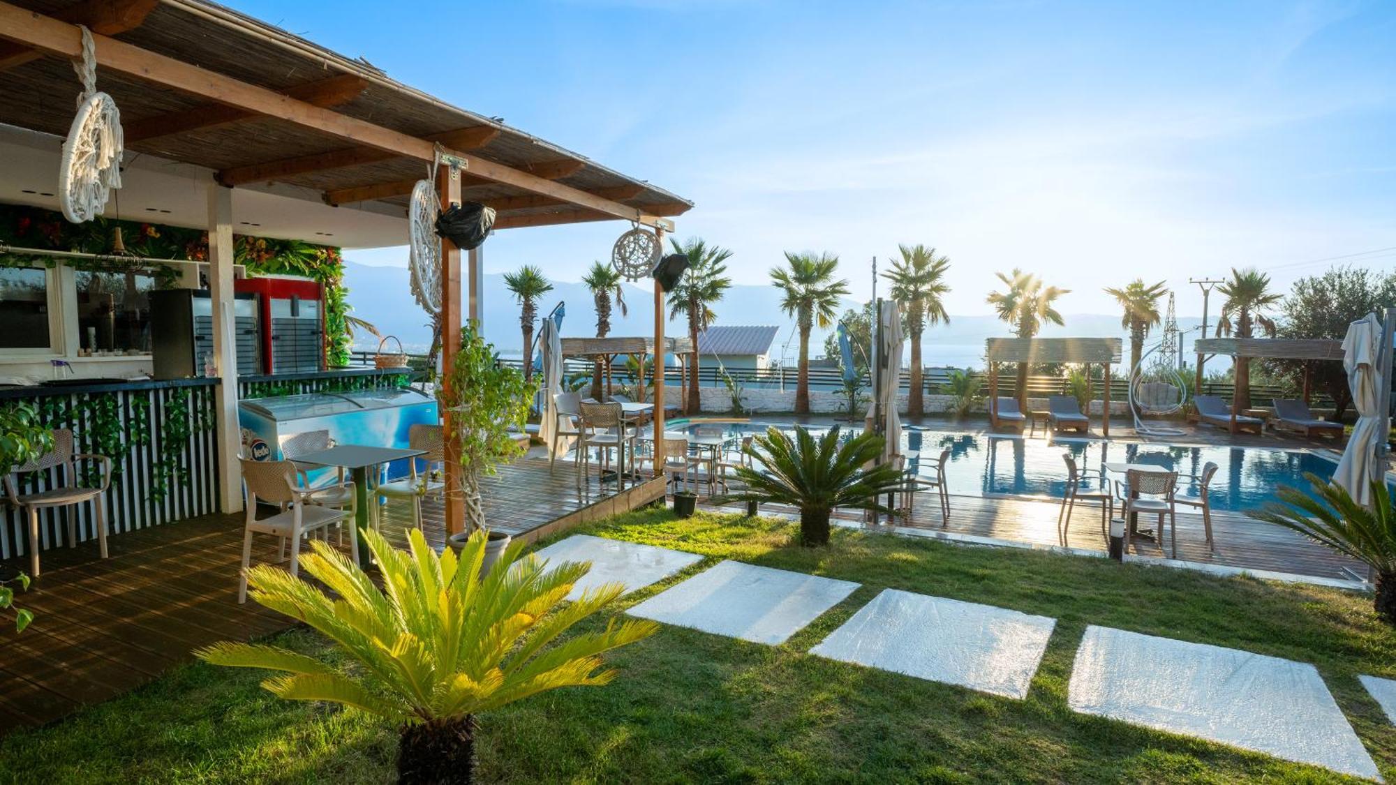 Sea Queen Luxury Hotel Radhimë Exteriér fotografie