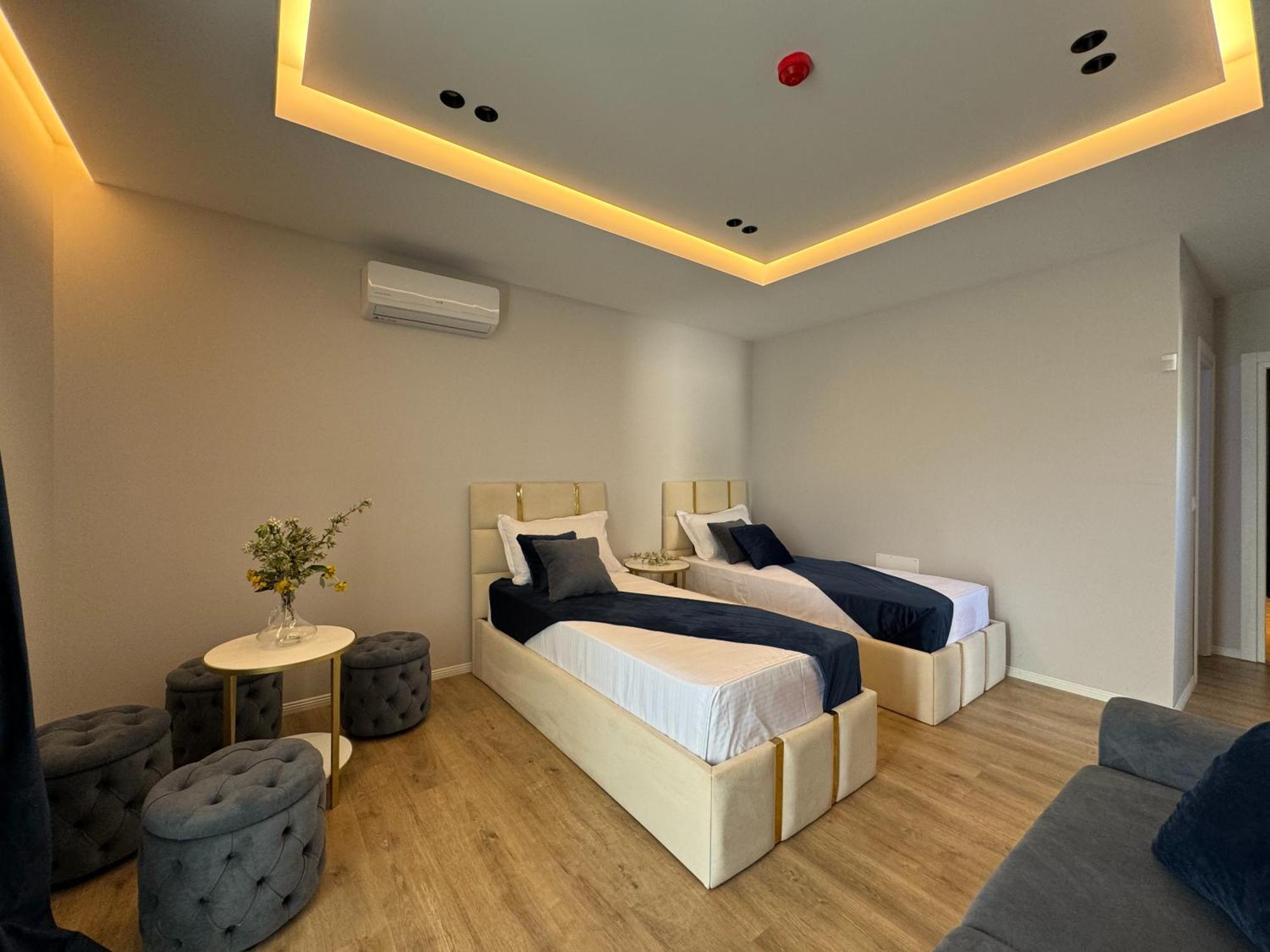 Sea Queen Luxury Hotel Radhimë Exteriér fotografie